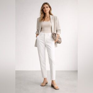 Giorgio Armani white trouser style cigarette fit jeans. Made in Italy est Large